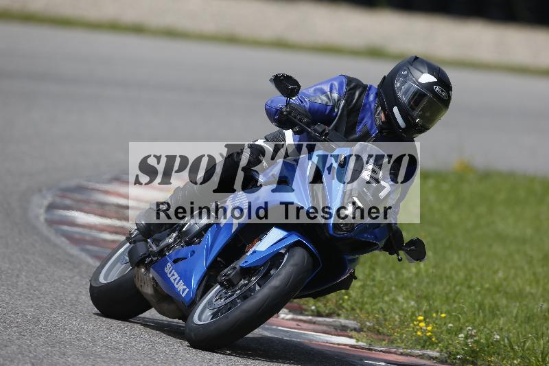 /Archiv-2024/29 12.06.2024 MOTO.CH Track Day ADR/Gruppe blau/21